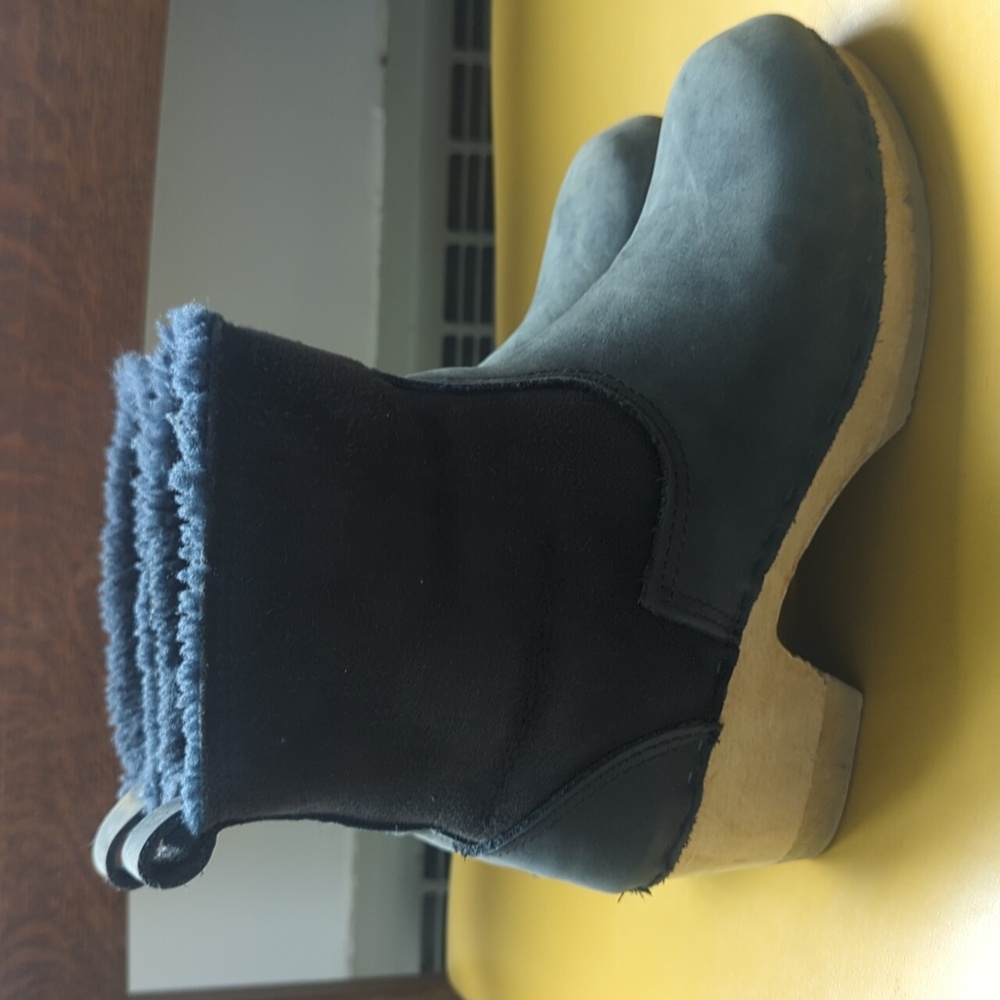 No. 6 pull on shearling clog boots, dark gray (fits size 7-8)